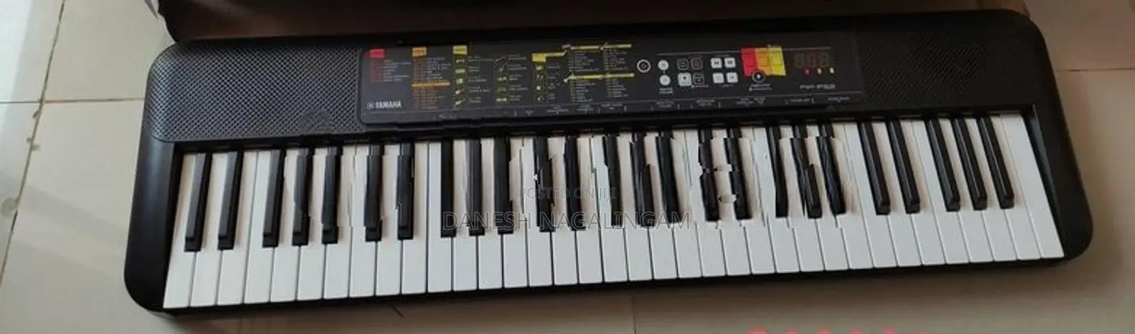 Yamaha PSR F52 Keyboard