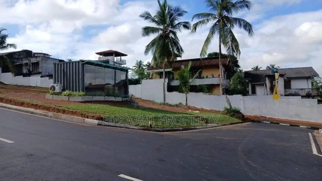 Kadawatha, Kirillawala Land For Sale