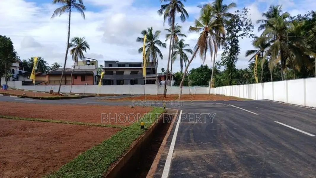 Kadawatha, Kirillawala Land For Sale