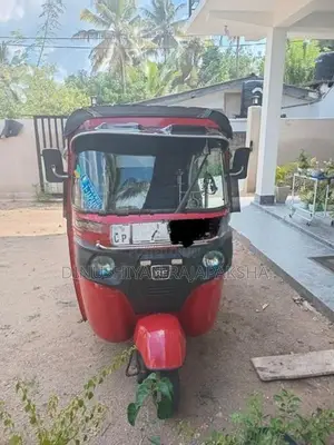 Bajaj RE 2015