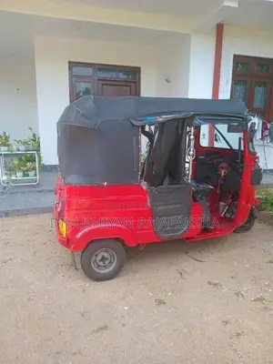 Bajaj RE 2015