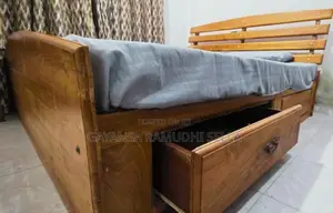 තේක්ක ලී ඇඳ
