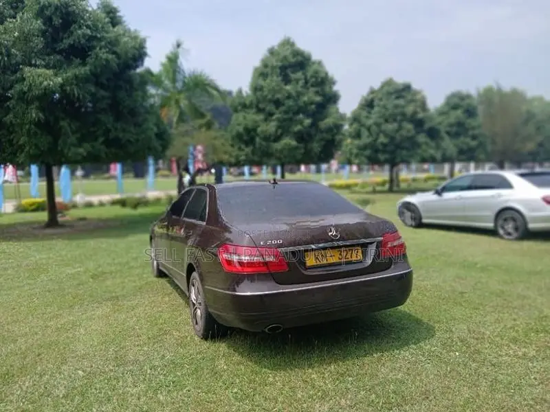 Mercedes Benz E200 2010