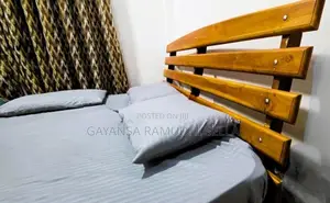 තේක්ක ලී ඇඳ