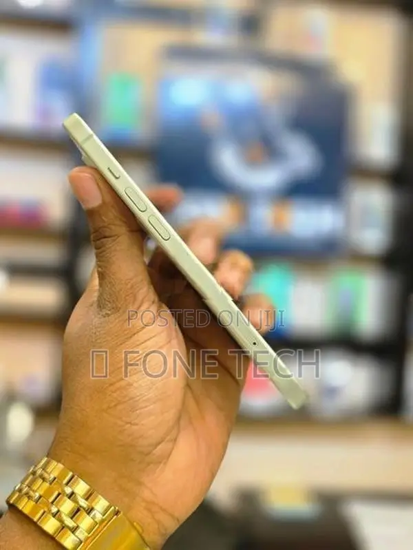 Apple iPhone 15 128GB (Used)