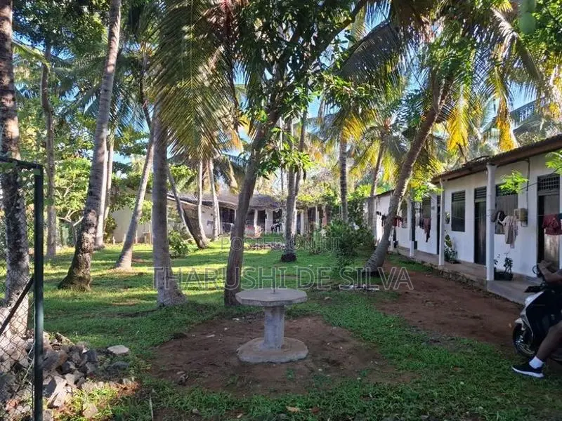 Land in Kandana