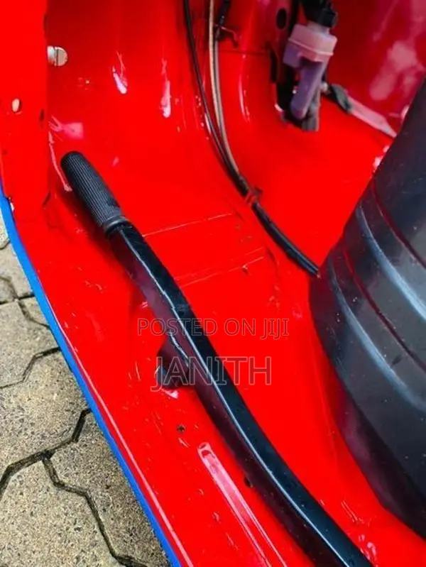 Bajaj RE 2018