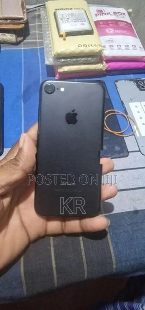Apple iPhone 7 (Used)