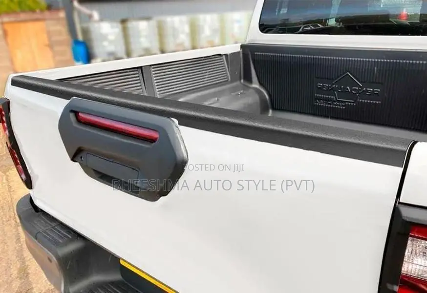 Toyota Hilux Vigo Rear Door Cover