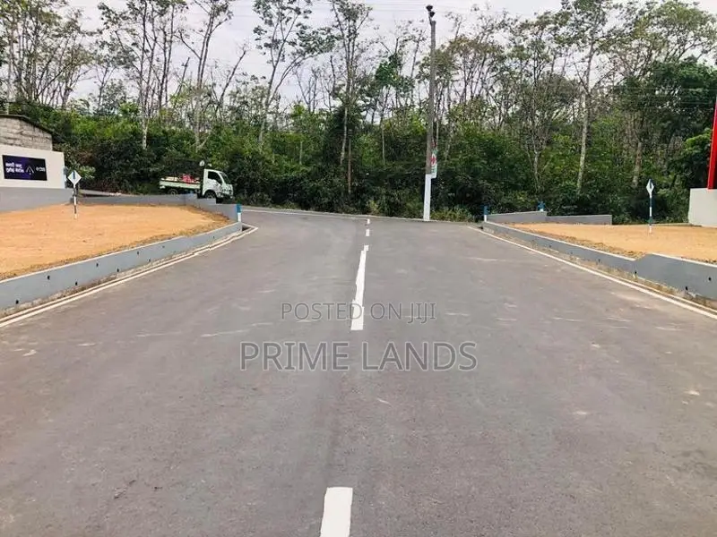නේවාසික බිම්කොටස් කහතුඩුවෙන්
