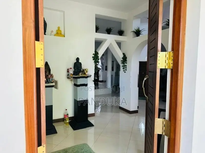 House for sale in Kandana