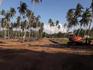 පැල්ලැන්දෙනිය හන්දියෙන් ඉඩමක්