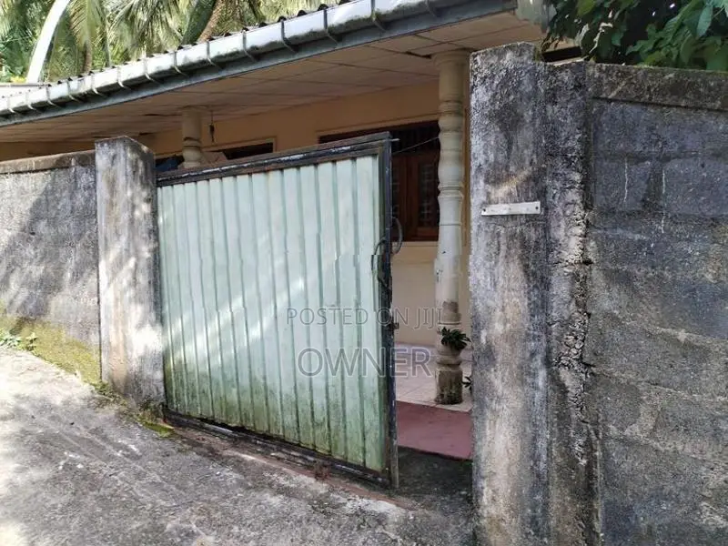 Commercial Land for Sale in Mirigama Next to Highway Entrance