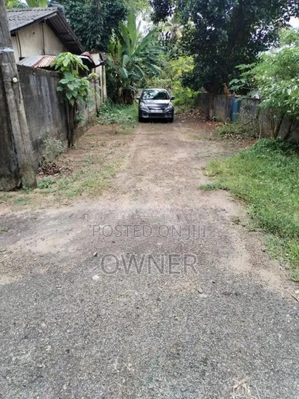 Commercial Land for Sale in Mirigama Next to Highway Entrance