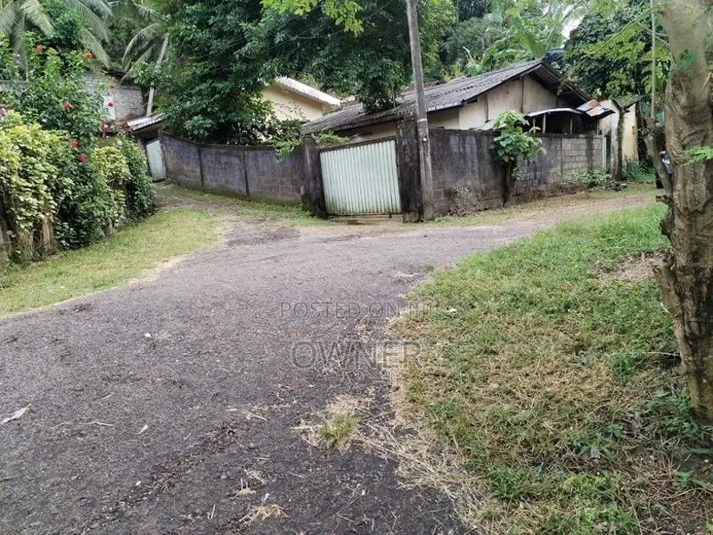 Commercial Land for Sale in Mirigama Next to Highway Entrance