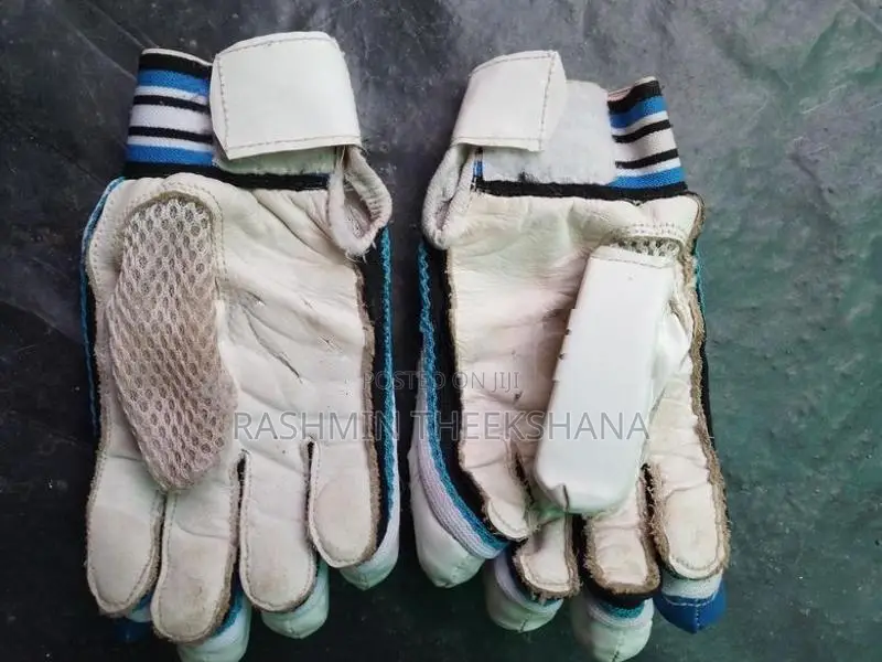 U15 Cricket Gloves