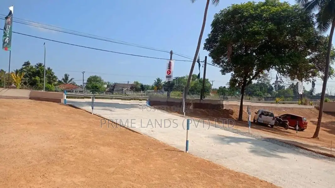 කඩවත නගරයෙන් පර්: 6ක බිම් කොටසක්