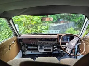 Toyota LH30 1981