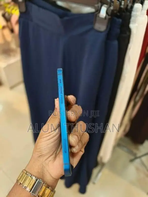 Apple iPhone 12 (Refurbished)