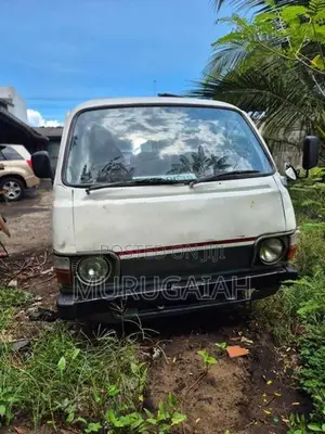Toyota LH30 1981