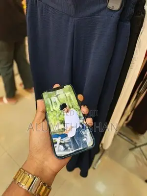 Apple iPhone 12 (Refurbished)