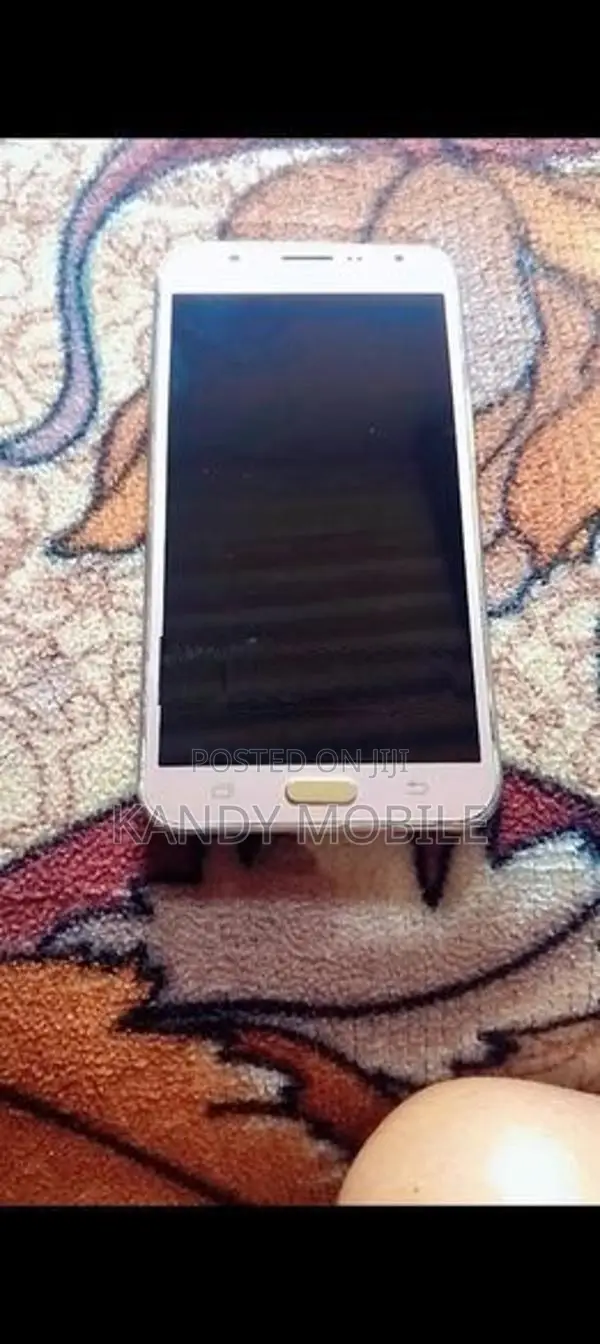 Samsung Galaxy J7 (Used)