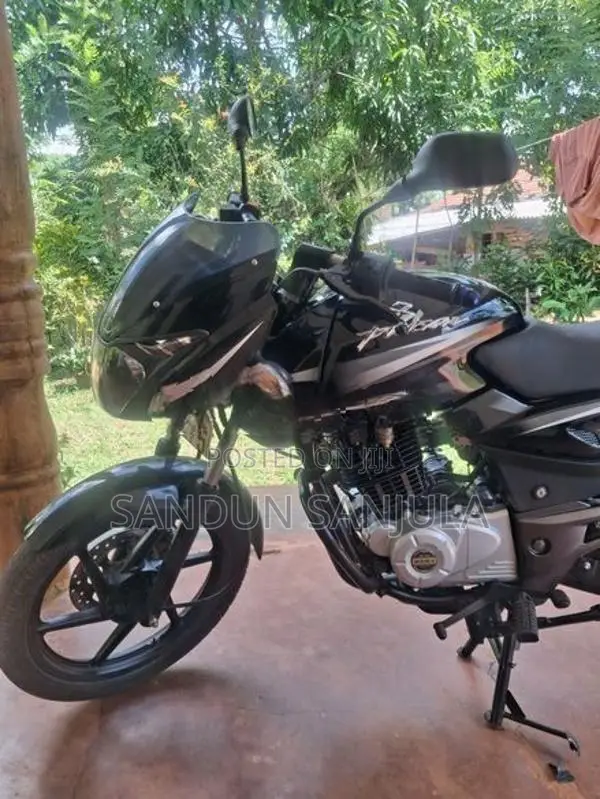 Bajaj Pulsar 150 2015