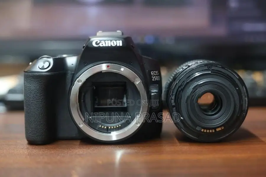 Canon EOS 250D DSLR Camera with 18-55 Lens
