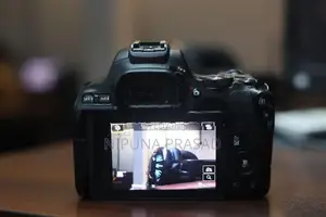 Canon EOS 250D DSLR Camera with 18-55 Lens