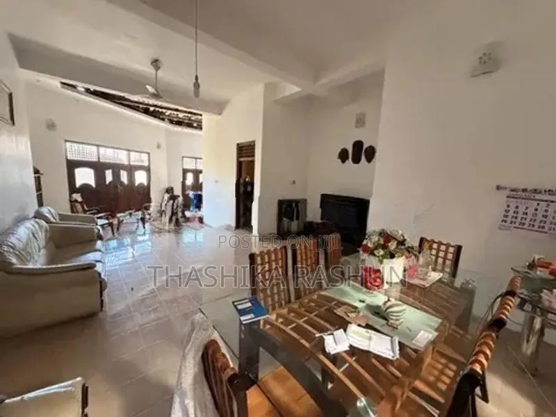 Modern House for Sale in Nawalapitiya
