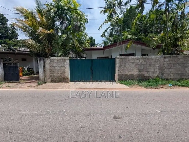 House For Sale In Veyangoda