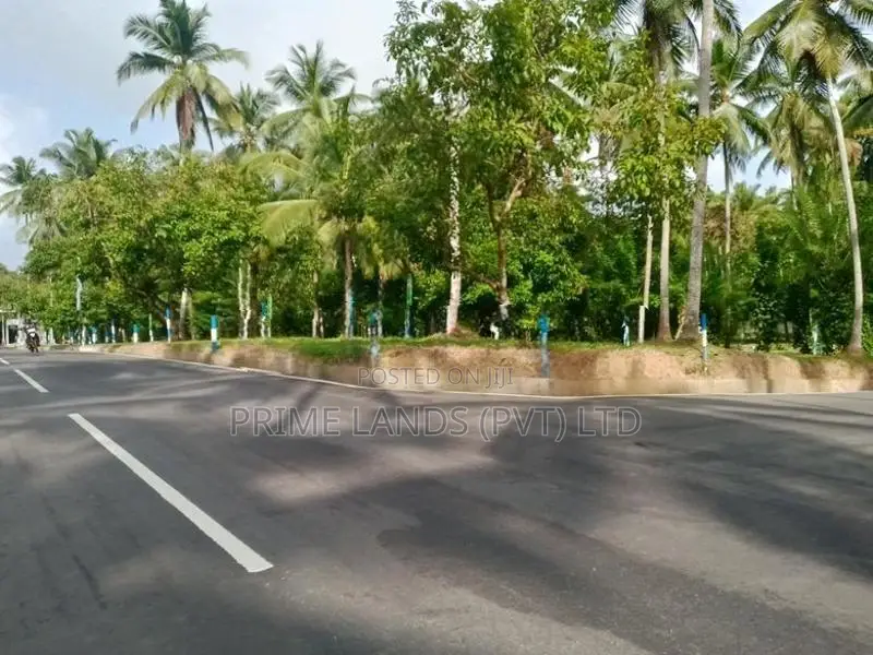 Land for Sale in Yakkala Town