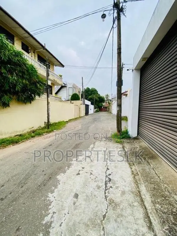 Nugegoda (1000 sqft) Warehouse Space Available For Rent