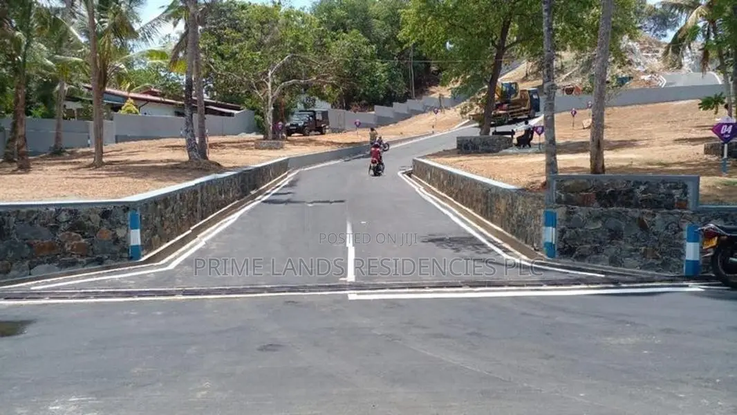 Land for Sale in Karapitiya