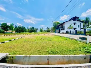 6p Land lots for sale in Athurugiriya city center C33