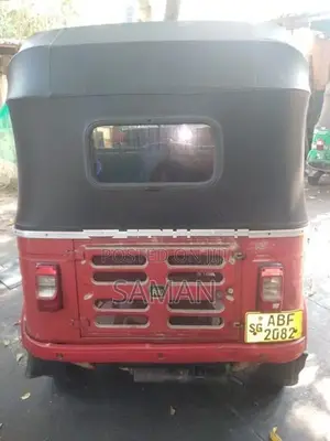 Bajaj RE 2015