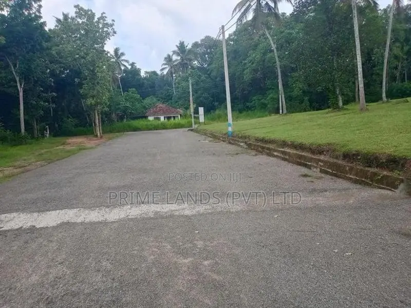 Land in Diulapitiya - Walihinda