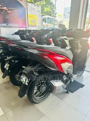 Hero XOOM 125R 2026