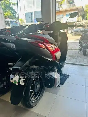 Hero XOOM 125R 2026