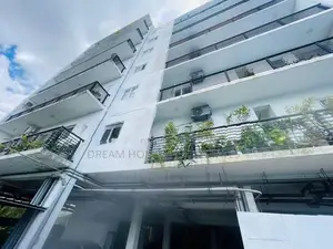 Ultra Luxury Fully Furnished Apartment with Pool Gym – Battaramulla