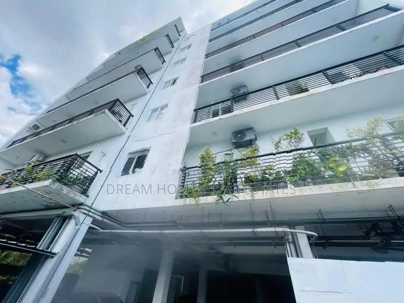 Ultra Luxury Fully Furnished Apartment with Pool Gym – Battaramulla