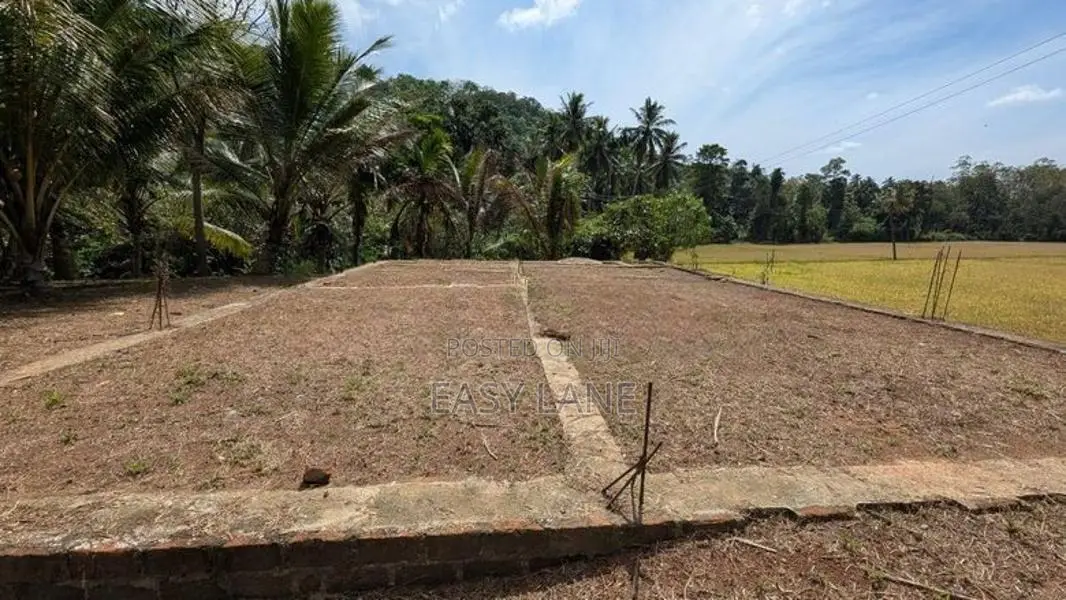 Land for Sale in Hanwella