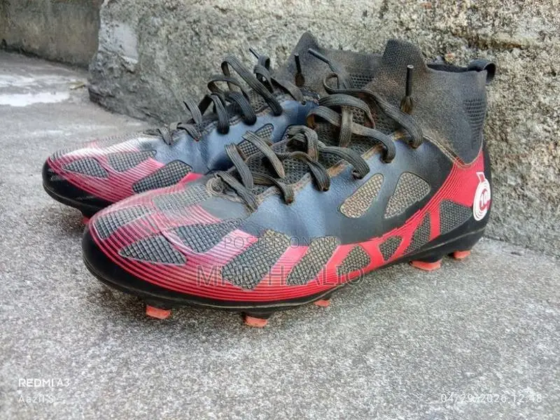 Football Boot Size:9 [New]