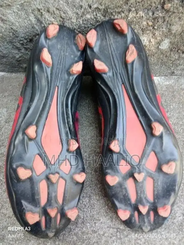 Football Boot Size:9 [New]