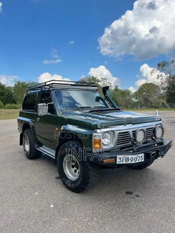 Nissan Patrol Safari 1982