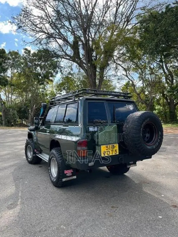 Nissan Patrol Safari 1982
