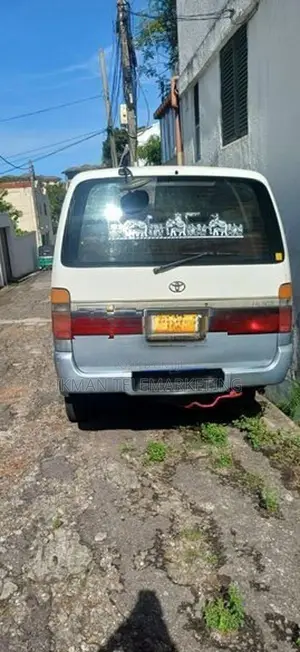 Toyota Hiace Dolphin Super GL 1997