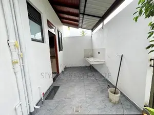 Beautiful Luxury House for Sale Athurugiriya