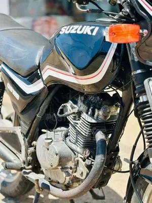 Suzuki GS 125 1999