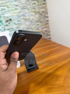Apple iPhone 16 128GB (Used)